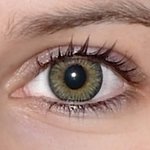 3 tones green v detailu na původní barvě očí hnědo-zelené