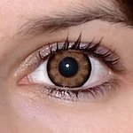 Sexy brown v detailu na původní barvě očí hnědo-zelené