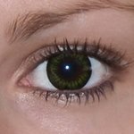 Be party green v detailu na původní barvě očí hnědé